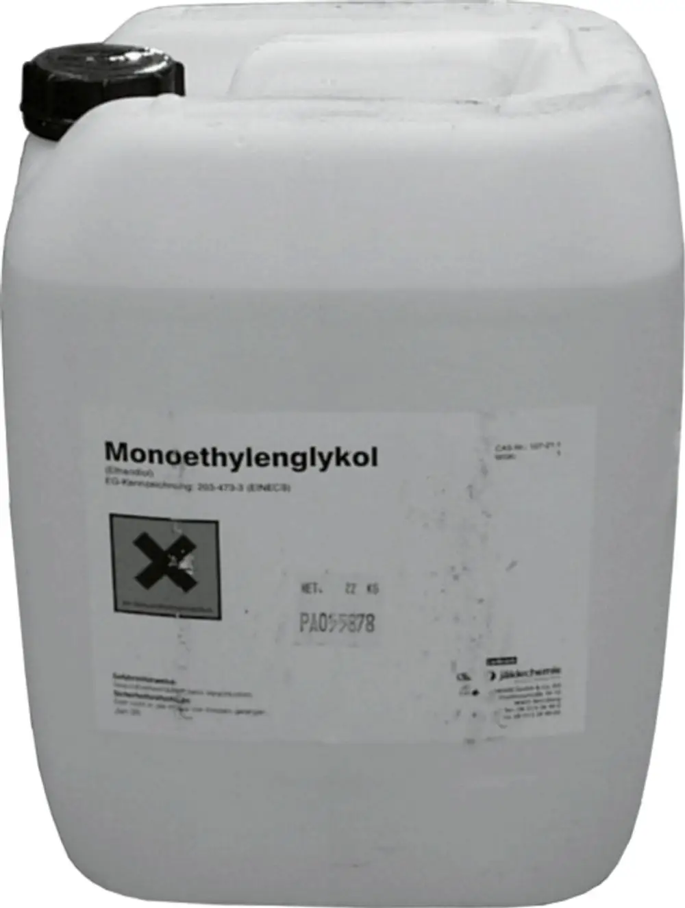 Weißer Kunststoffbehälter mit Deckel, beschriftet mit „Monoethylen-glykol“ und Warnsymbolen. Herstellerinformation von Wolf ist erkennbar.